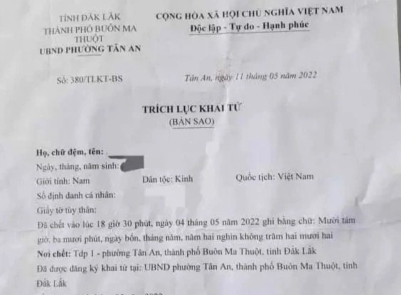 Bat ngo me di khai tu du con trai 3 tuoi con song hinh anh