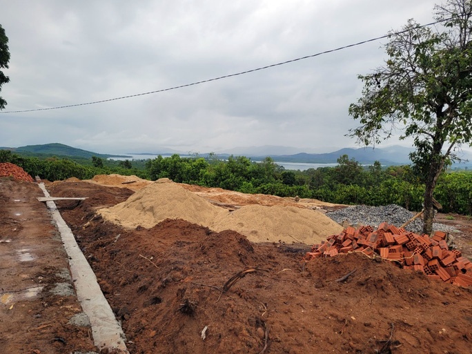 Chu nhiem Uy ban Kiem tra huyen kien quyet dinh cua chu tich thi tran hinh anh