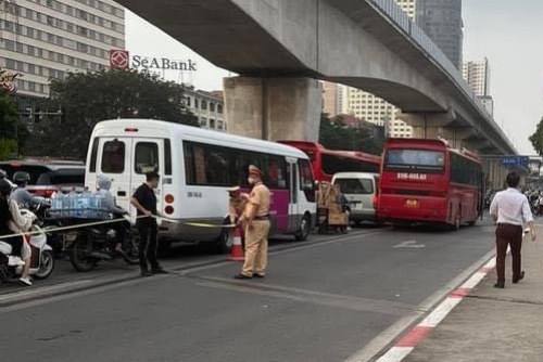 xe dien cho 3 tre em anh 1