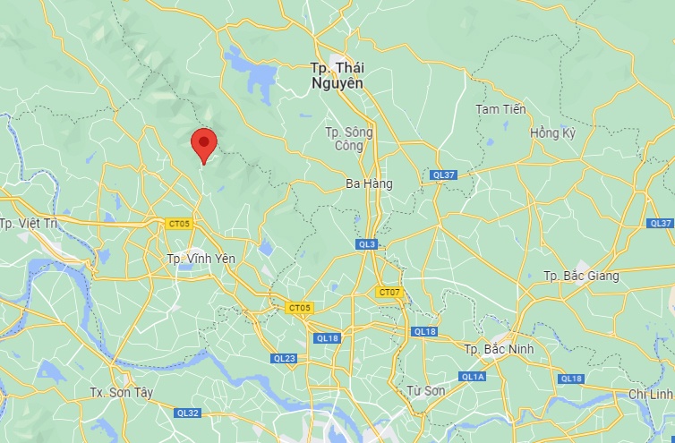 Xe khach roi xuong vuc tam dao anh 3