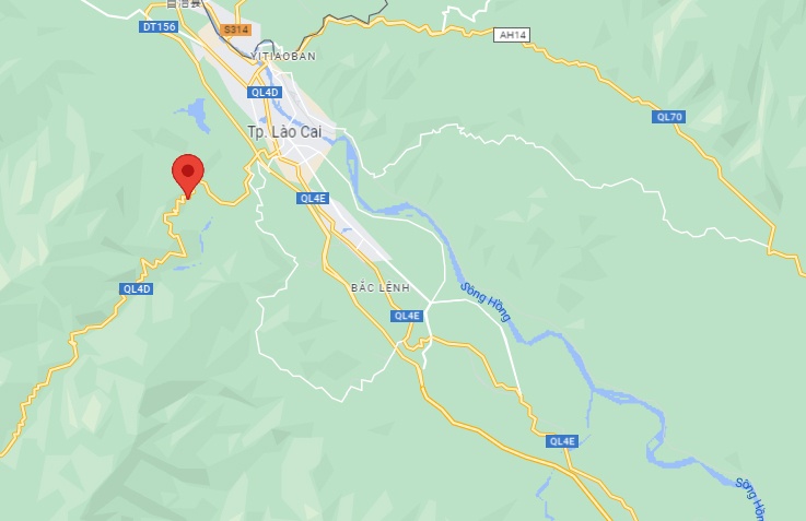 Xe khach lao vao nha dan anh 2