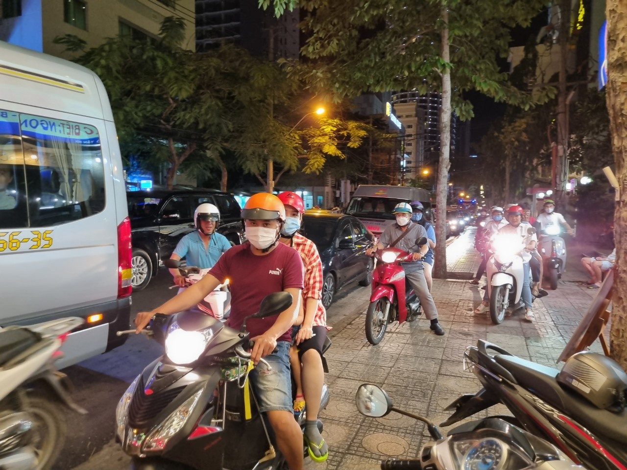 ket xe o nha trang anh 2