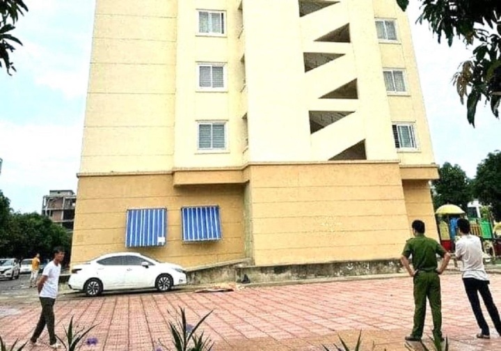 Pho giam doc So KH&CN Thanh Hoa roi tu tang cao chung cu anh 1