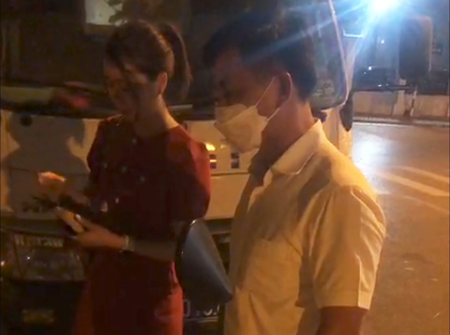 Vi pham nong do con kich khung, tai xe bo di, tu choi ky bien ban hinh anh