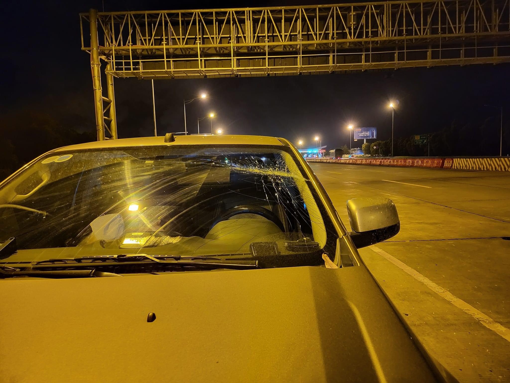 barie dap vo kinh xe anh 1