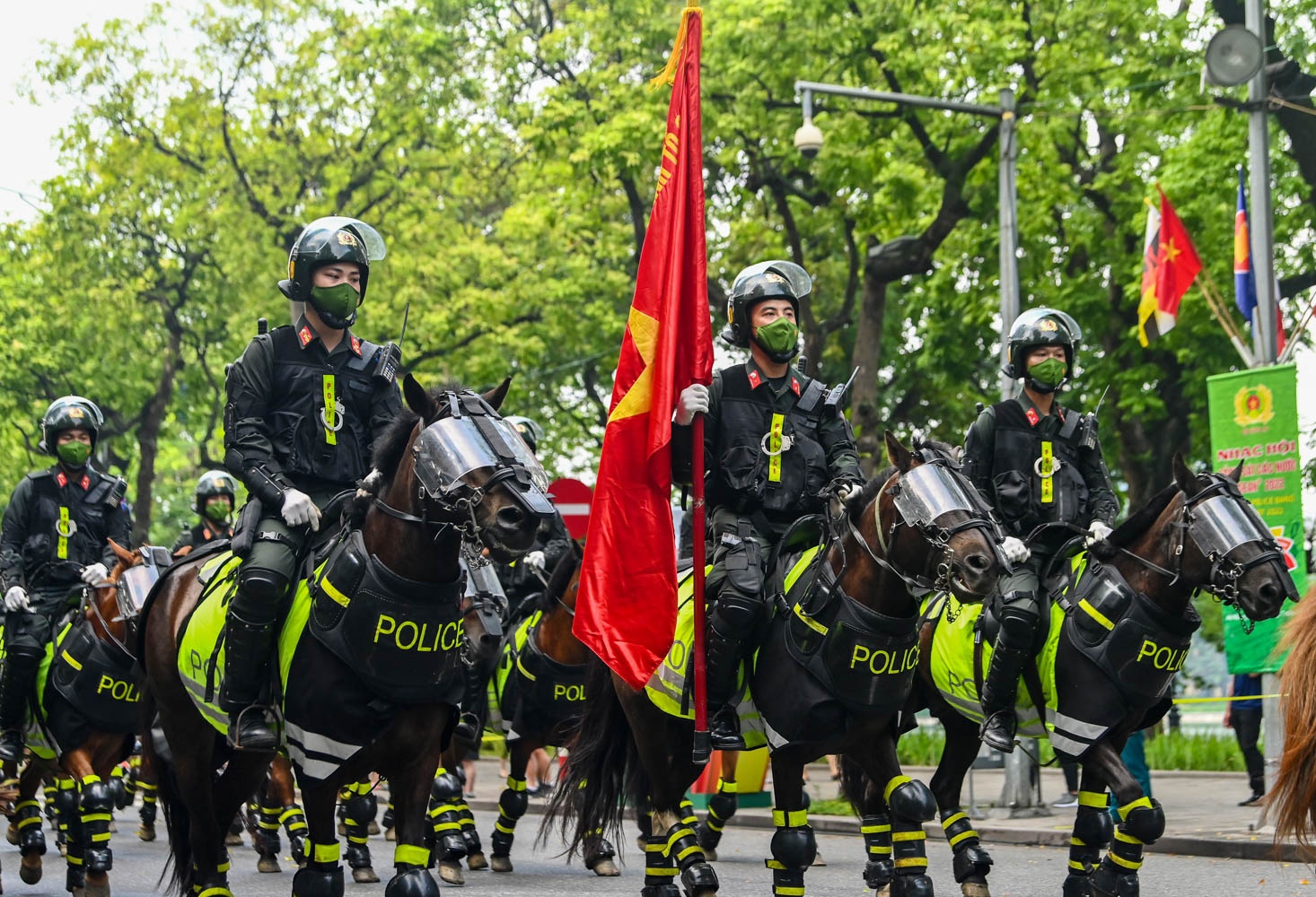 CSCD ky binh dieu hanh quanh pho di bo anh 8