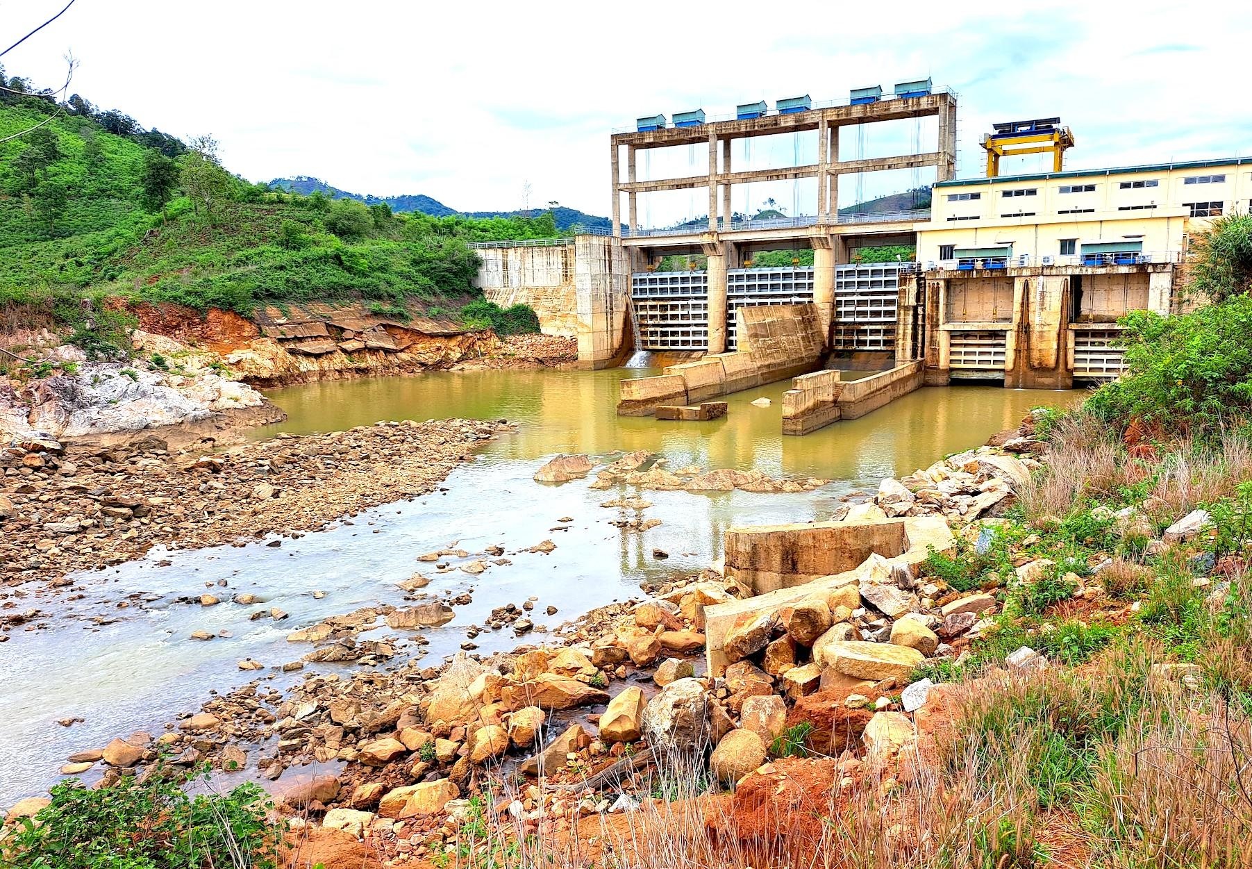 De nghi thu hoi giay phep hoat dong dien luc neu khong den bu cho dan hinh anh