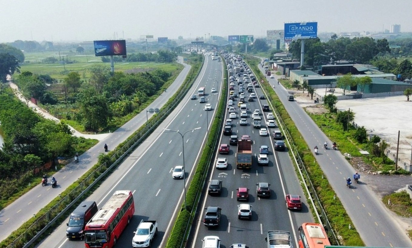 Hon 41.000 oto duoc dang ky moi o Ha Noi trong 6 thang hinh anh