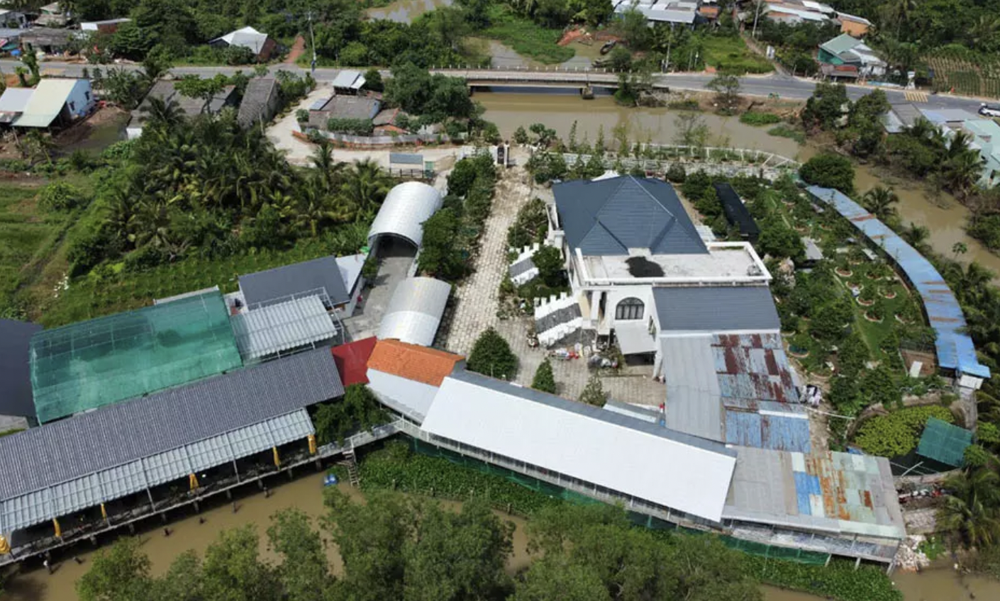 Vinh Long thong tin ve nha hang,  biet thu nguy nga tren dat trong cay anh 2