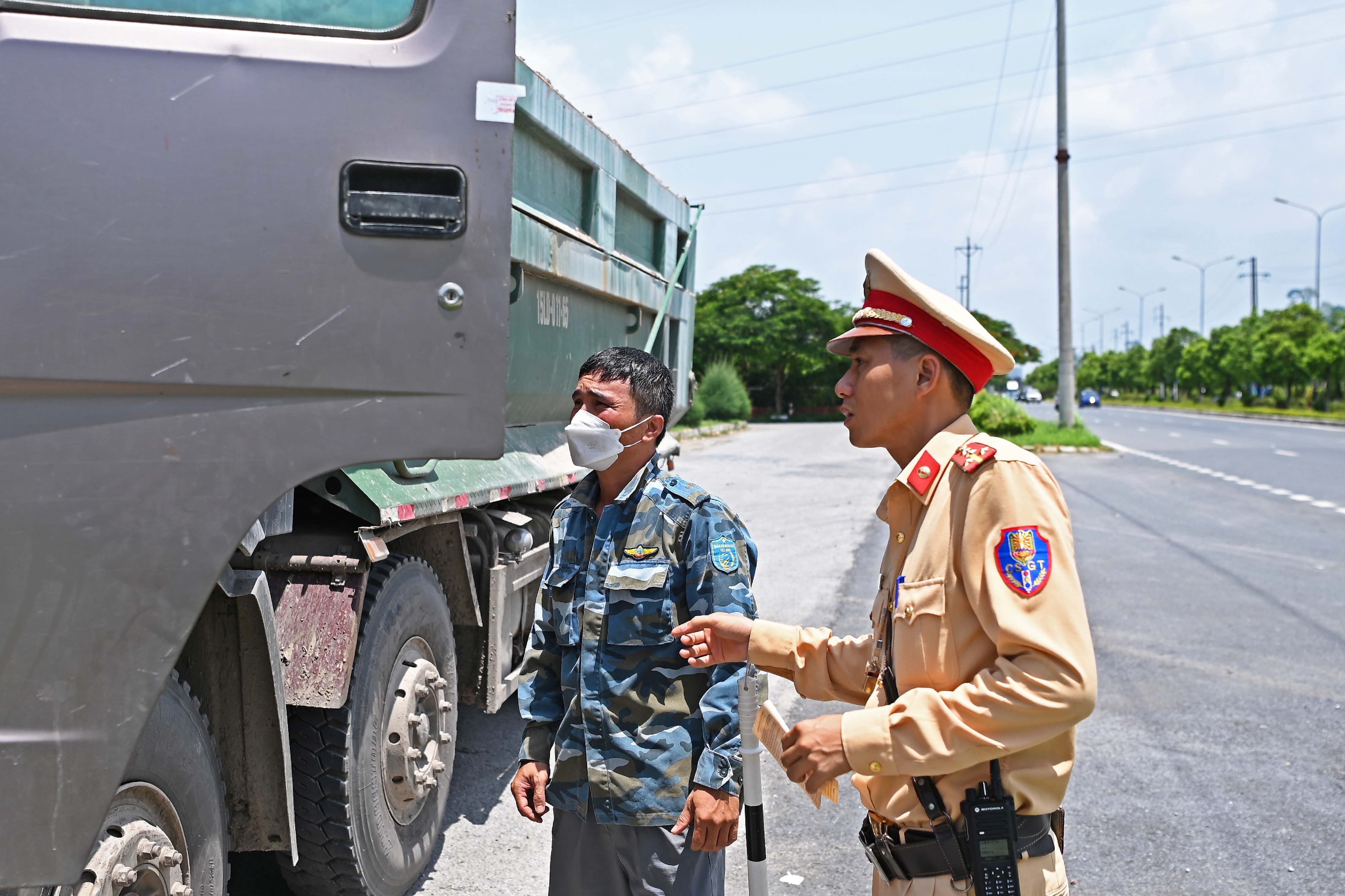 Xu ly xe qua tai trong o Hai Phong anh 2