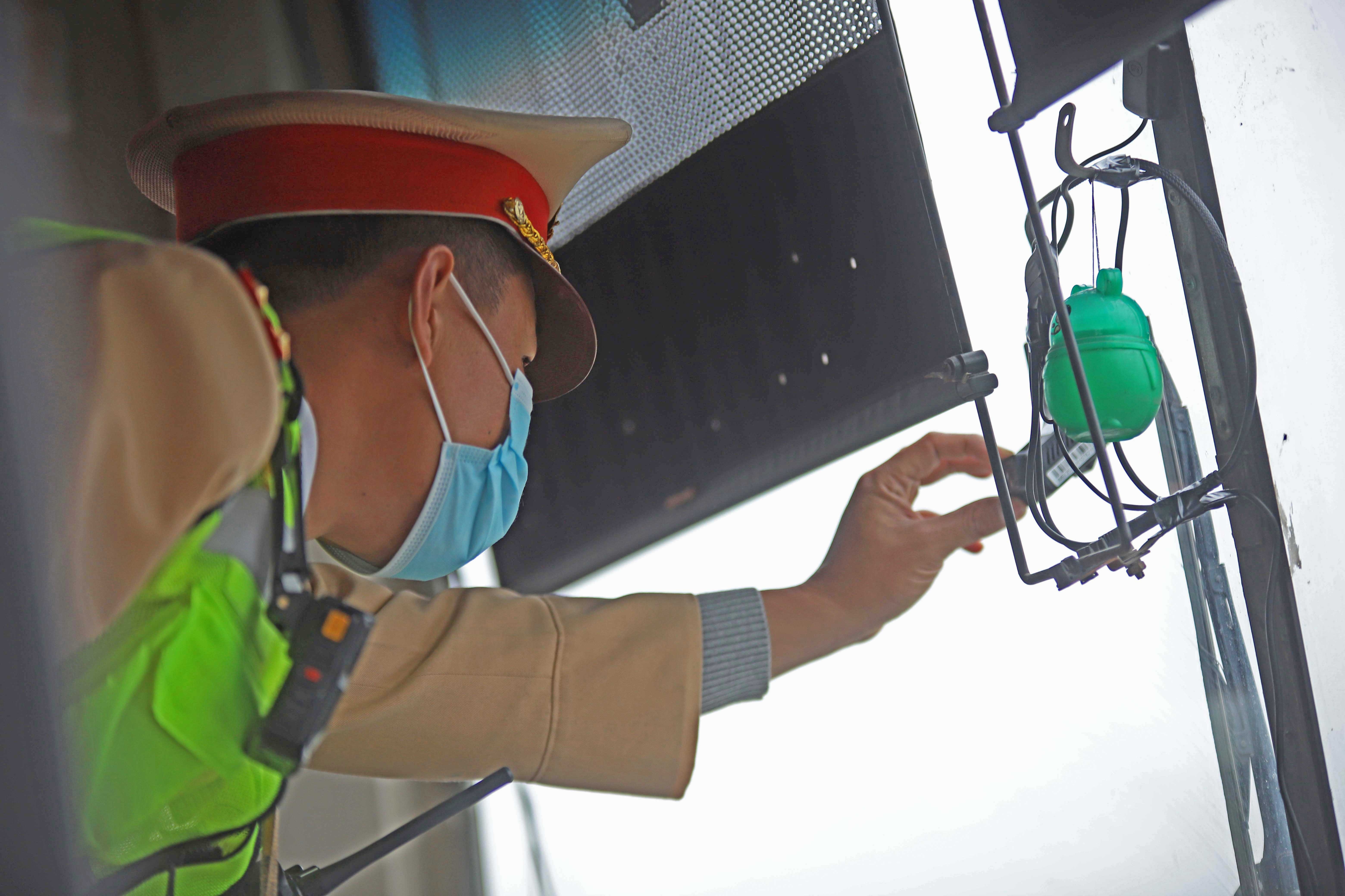 xe kinh doanh phai lap camera de duoc cap phu hieu anh 1