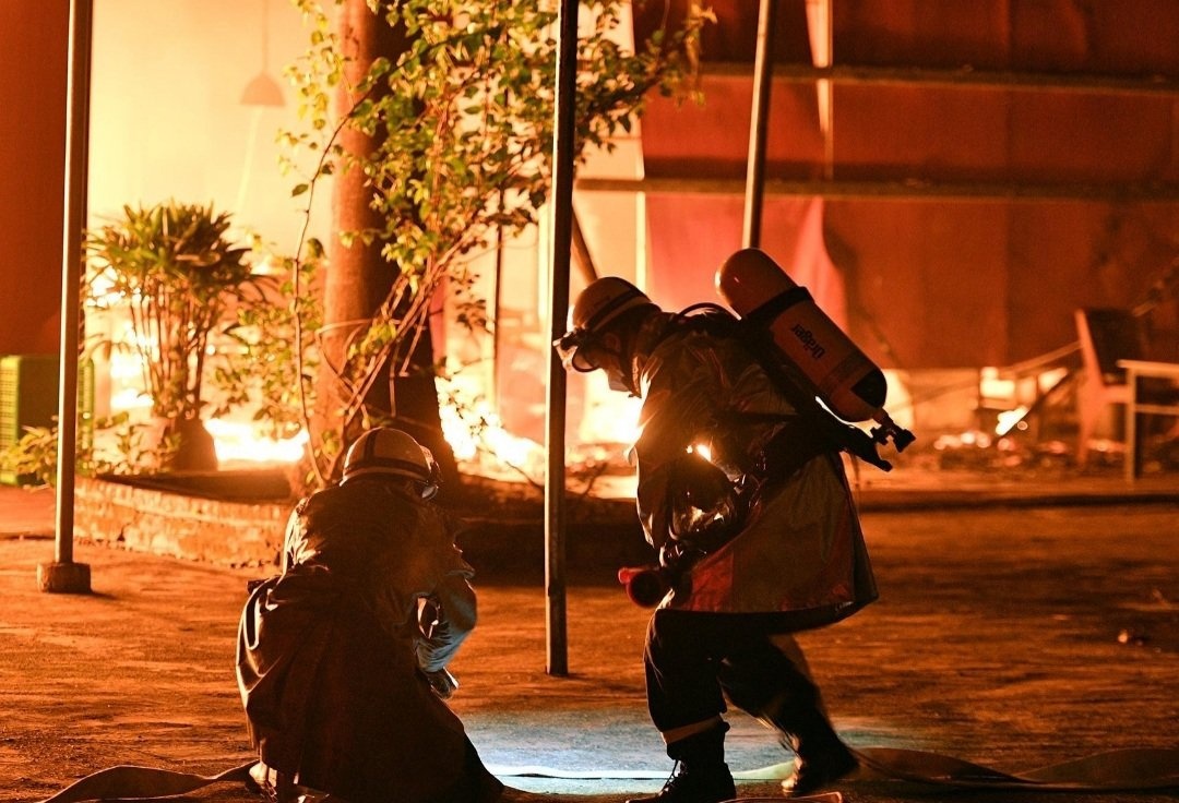 Nha hang bo to Tay Ninh boc chay ngun ngut luc rang sang hinh anh