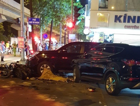 Van de phap ly trong vu oto tong lien hoan tai Ha Noi hinh anh