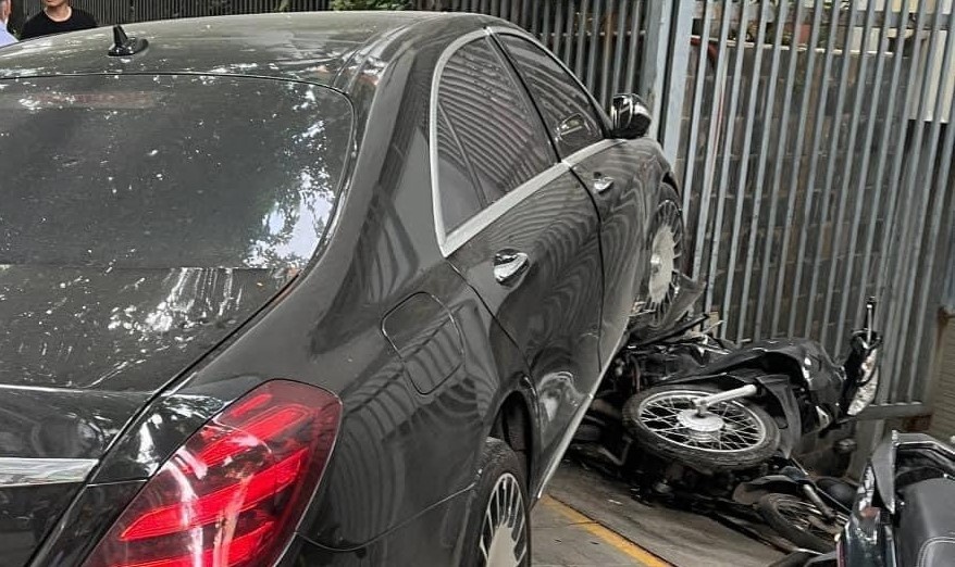 Mercedes S450 tong BMW 730Li anh 2