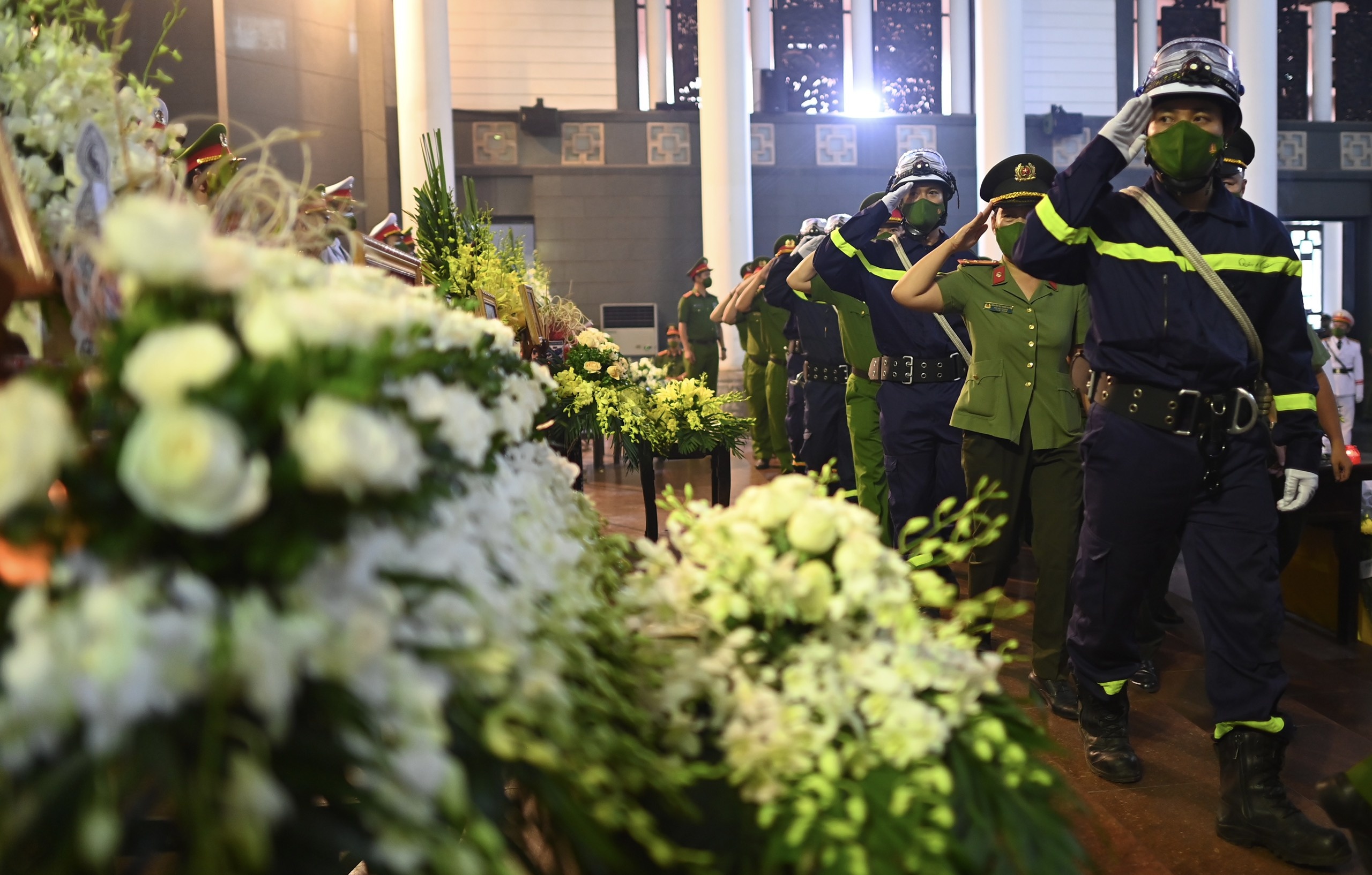 Le tang 3 liet si canh sat anh 8