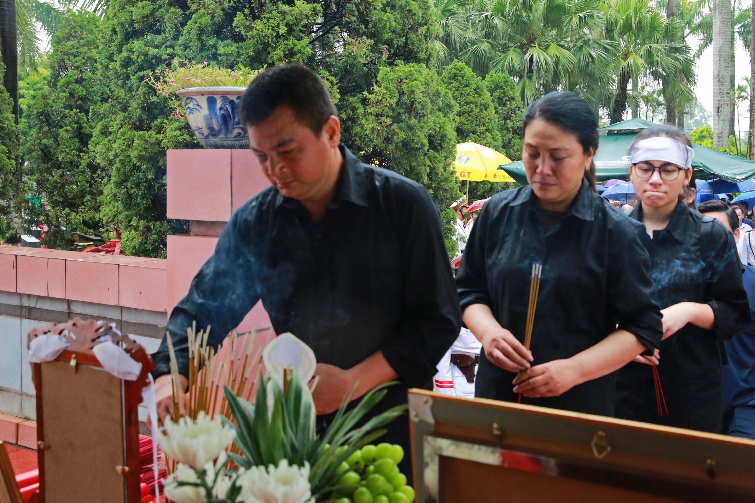 An tang thuong uy canh sat hy sinh khi chua chay hinh anh