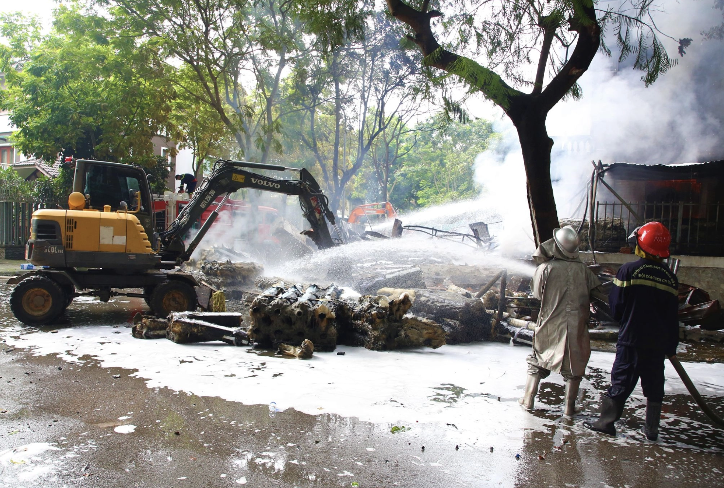 Chay biet thu trong khu do thi Phap Van anh 6