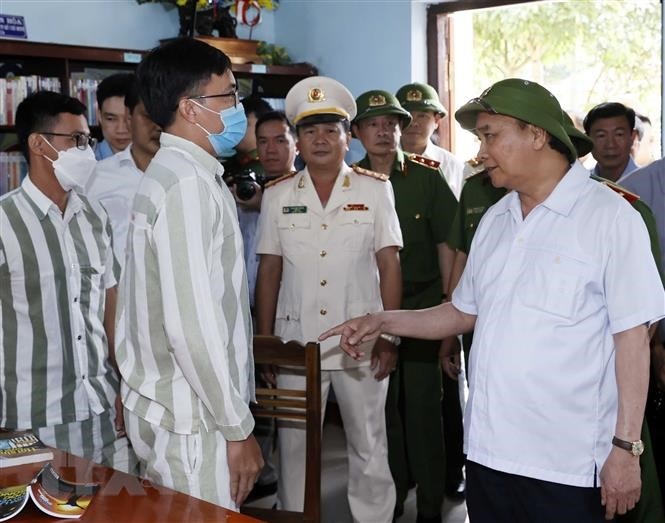 Chu tich nuoc an giam an tu hinh cho 21 bi an hinh anh