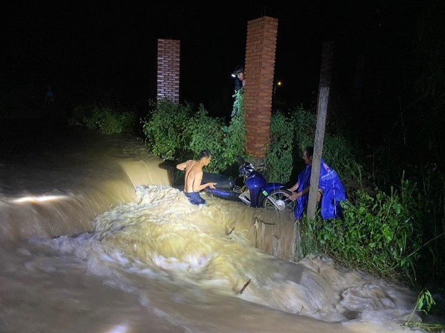 lu cuon be 7 tuoi anh 1