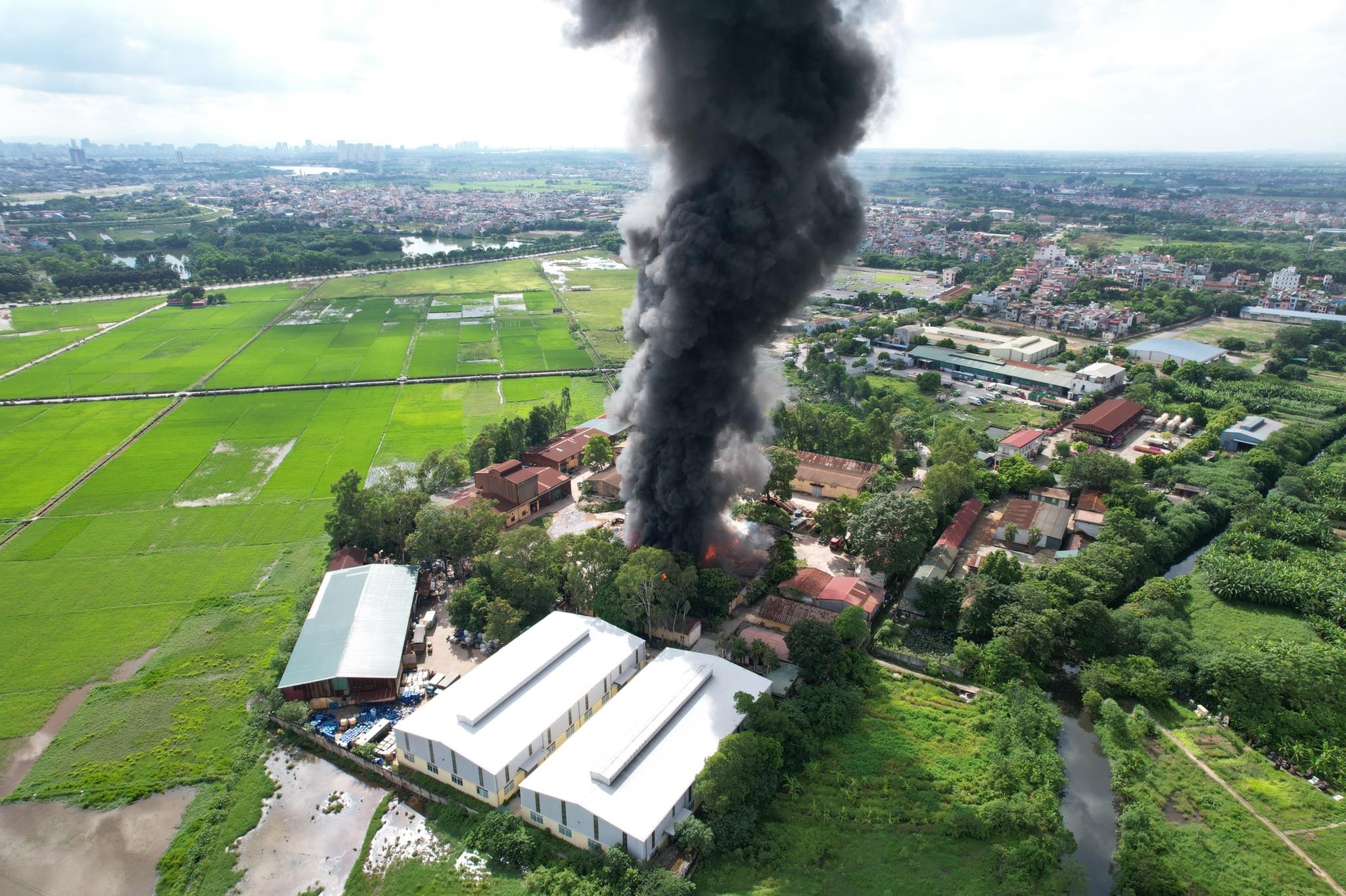 chay kho xuong gia lam anh 1