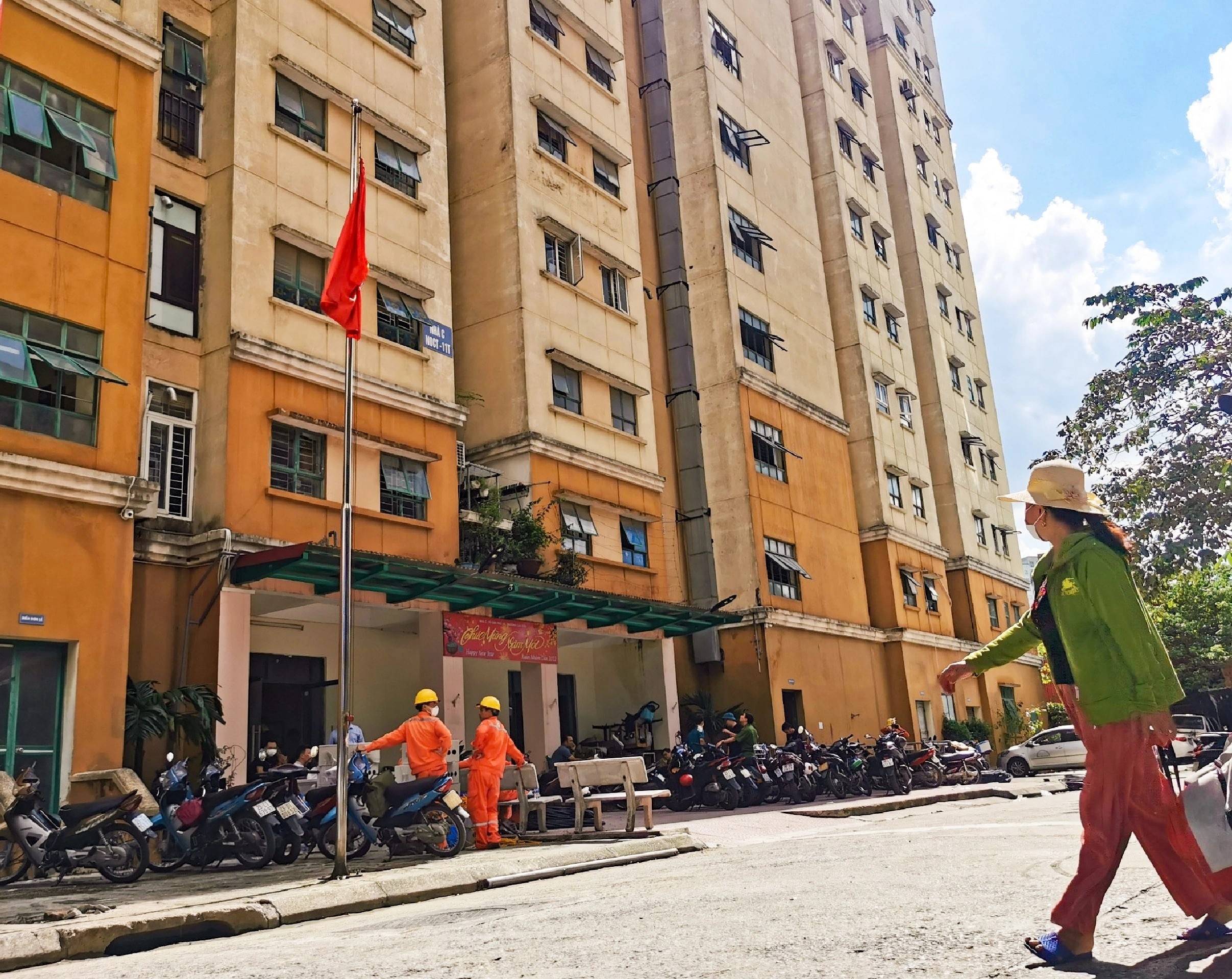 cuu 15 nguoi chay anh 3