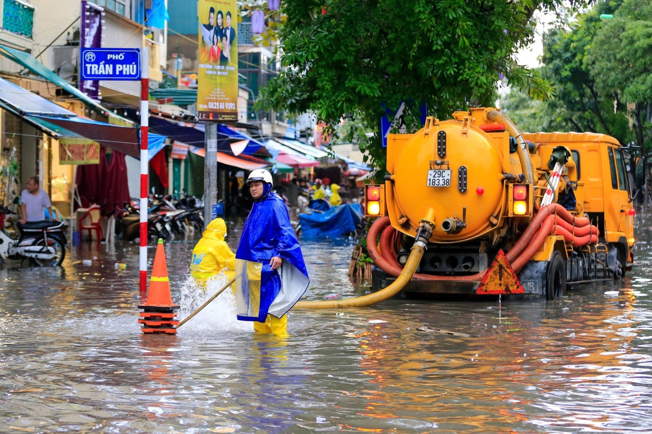 Ha Noi de nghi tang huan chuong lao dong cho Cong ty Thoat nuoc hinh anh