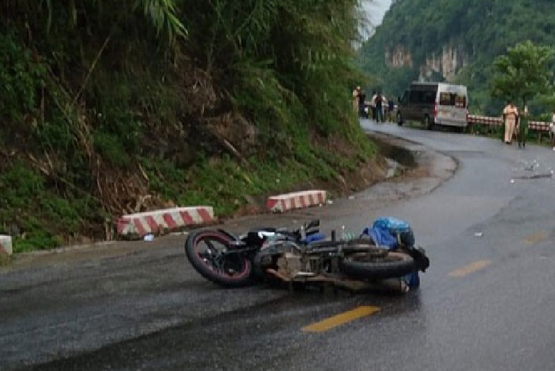 Tren duong ve que nghi le, 2 nguoi gap tai nan tu vong hinh anh