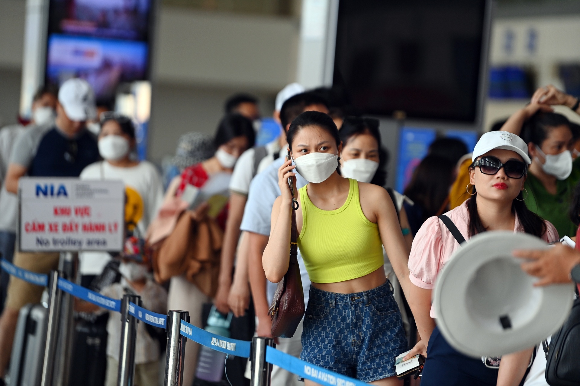 San bay Noi Bai don khoang 73.000 khach trong ngay cuoi nghi le hinh anh