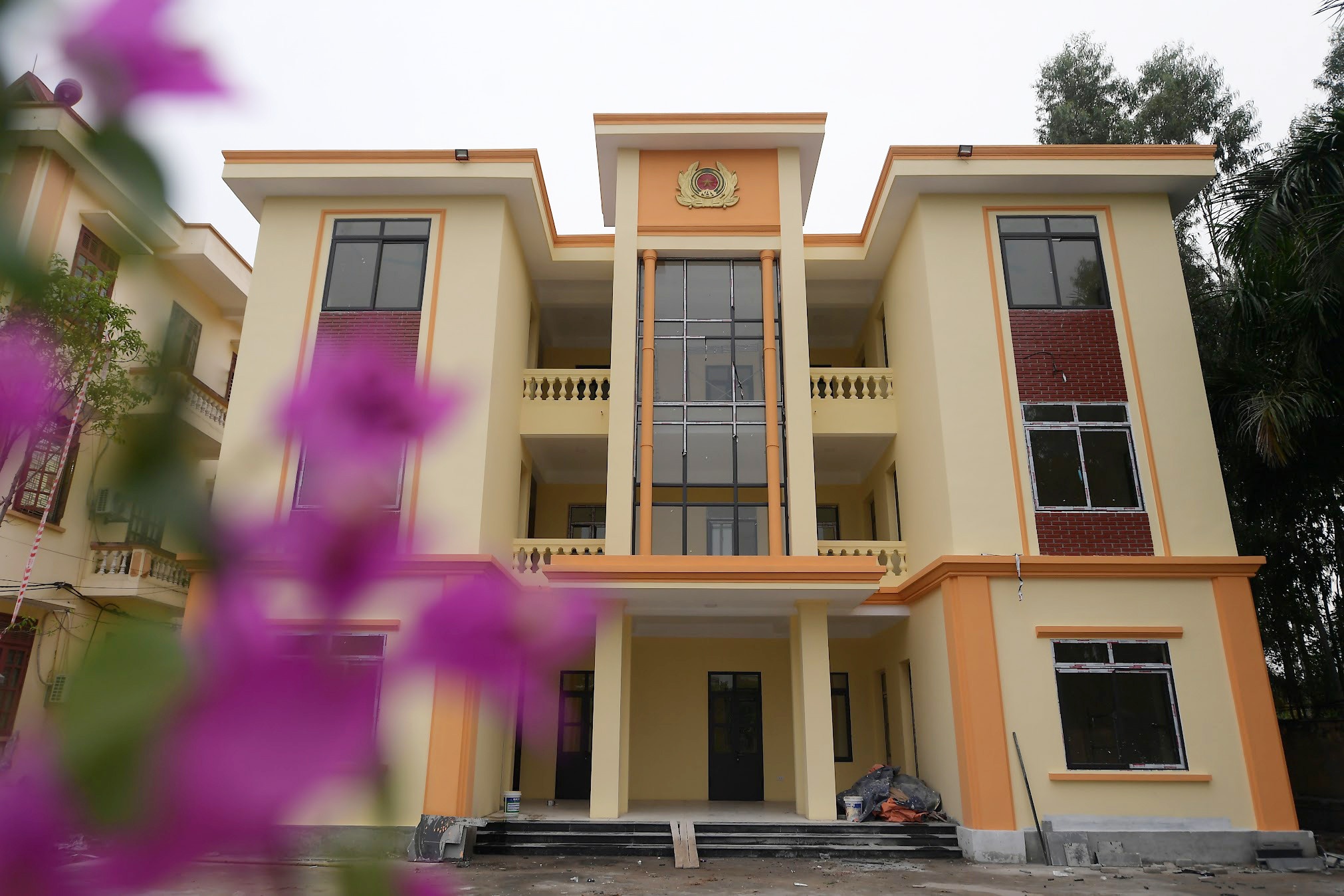 Cong an chinh quy ve xa, Hai Duong chi 900 ty xay 193 tru so hinh anh