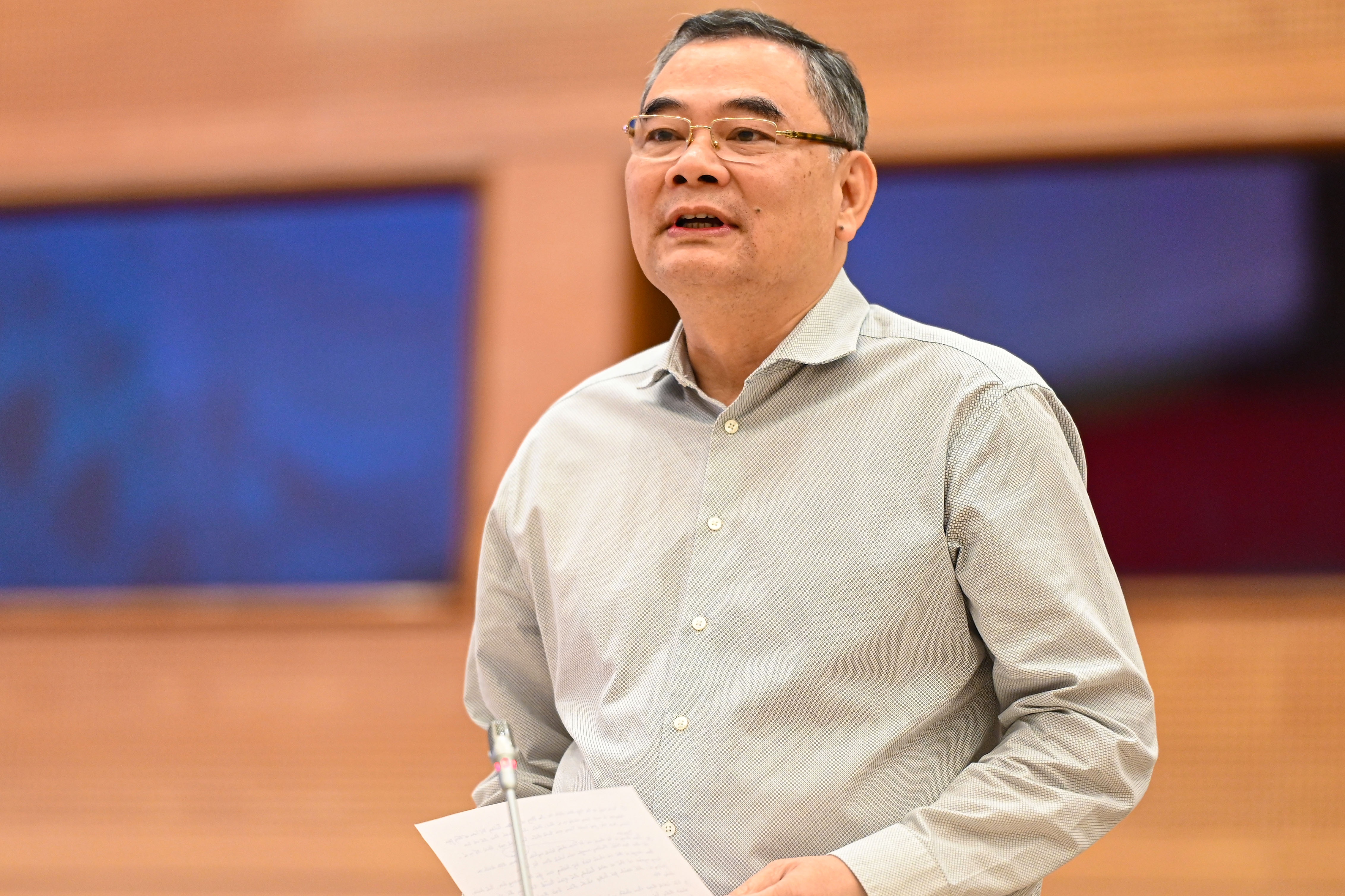 Bo Cong an: Ong Pham Nhat Vuong khong co trong danh sach cam xuat canh hinh anh