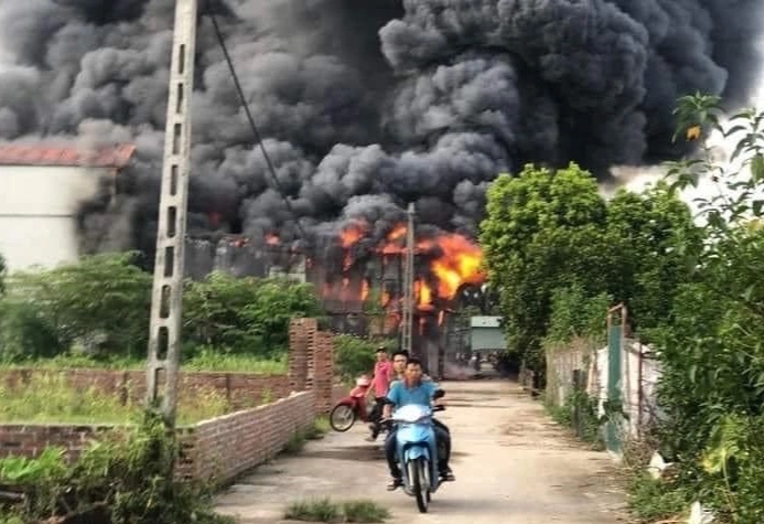 Vu chay lam 3 nguoi chet o Ha Noi: Pho thu tuong yeu cau dieu tra hinh anh