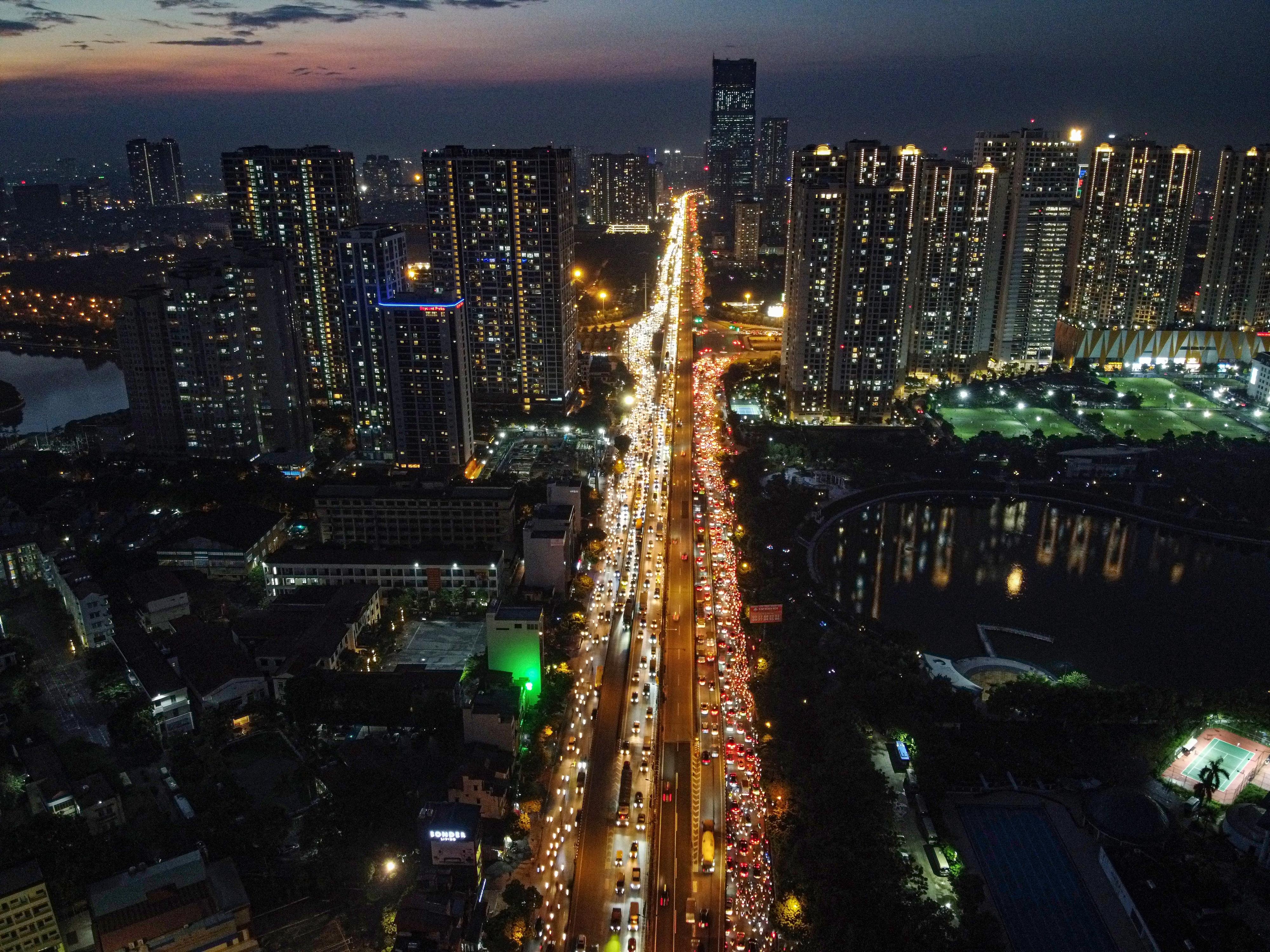 phat nguoi vanh dai 3 anh 1