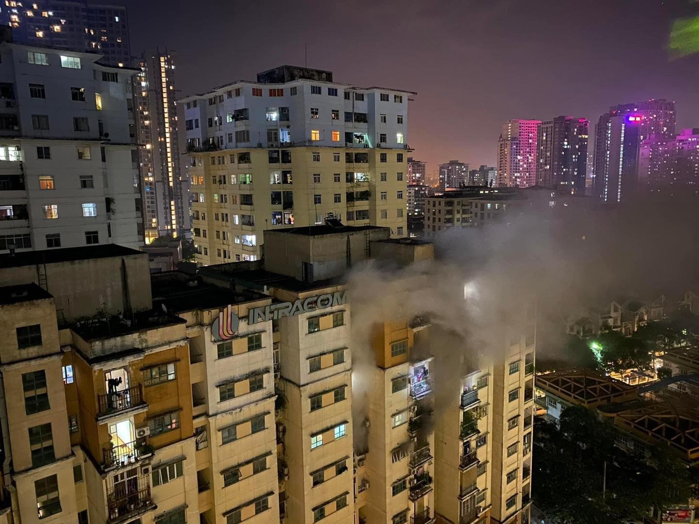 Toa chung cu 13 tang o Ha Noi boc chay 2 lan trong mot thang hinh anh