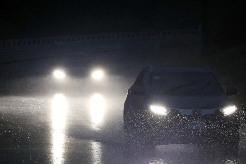 Khong di vao cao toc Da Nang - Quang Ngai khi bao Noru do bo hinh anh