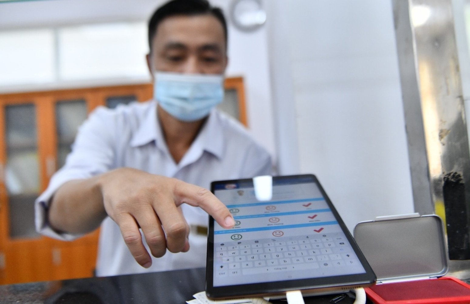 Kien nghi tang luong som vi 40.000 can bo, cong chuc lan luot bo viec hinh anh