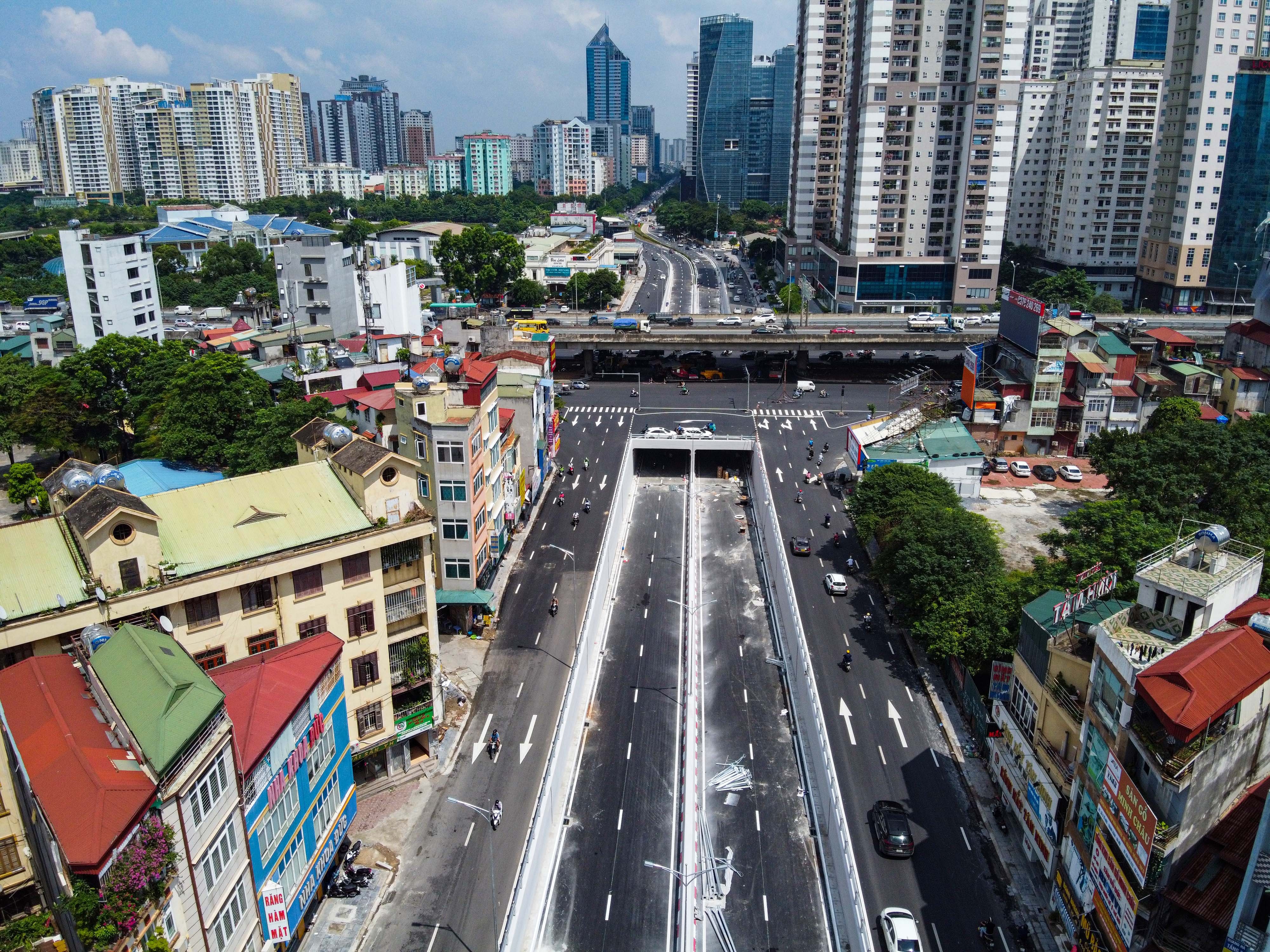 Ham chui Le Van Luong thong xe ngay 5/10 hinh anh