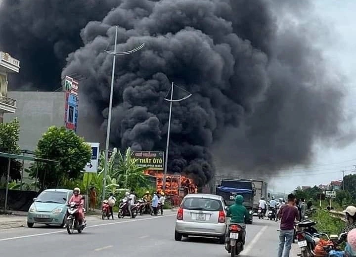 Hoa hoan thieu rui gara oto o Bac Giang hinh anh