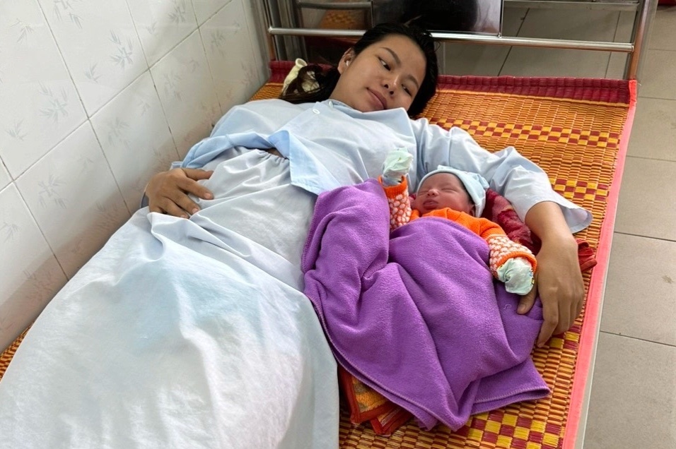 CSGT ho tro sinh con anh 1