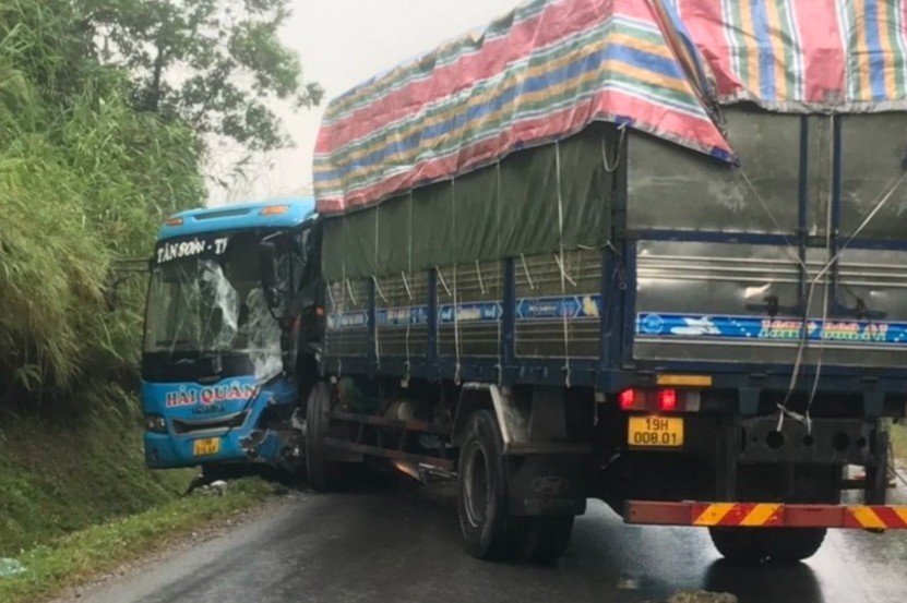 Tai nan lien hoan trong con mua, 6 nguoi bi thuong hinh anh