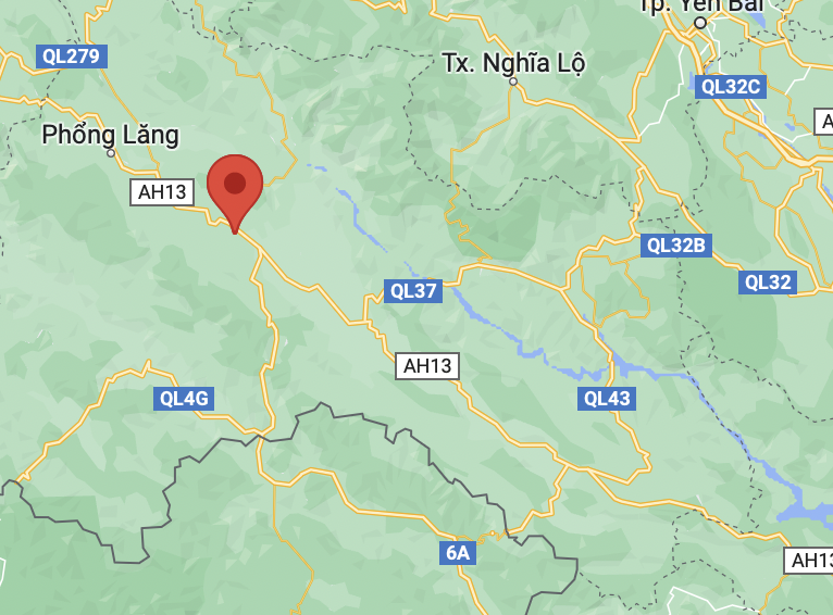 xe may lao vao oto anh 1