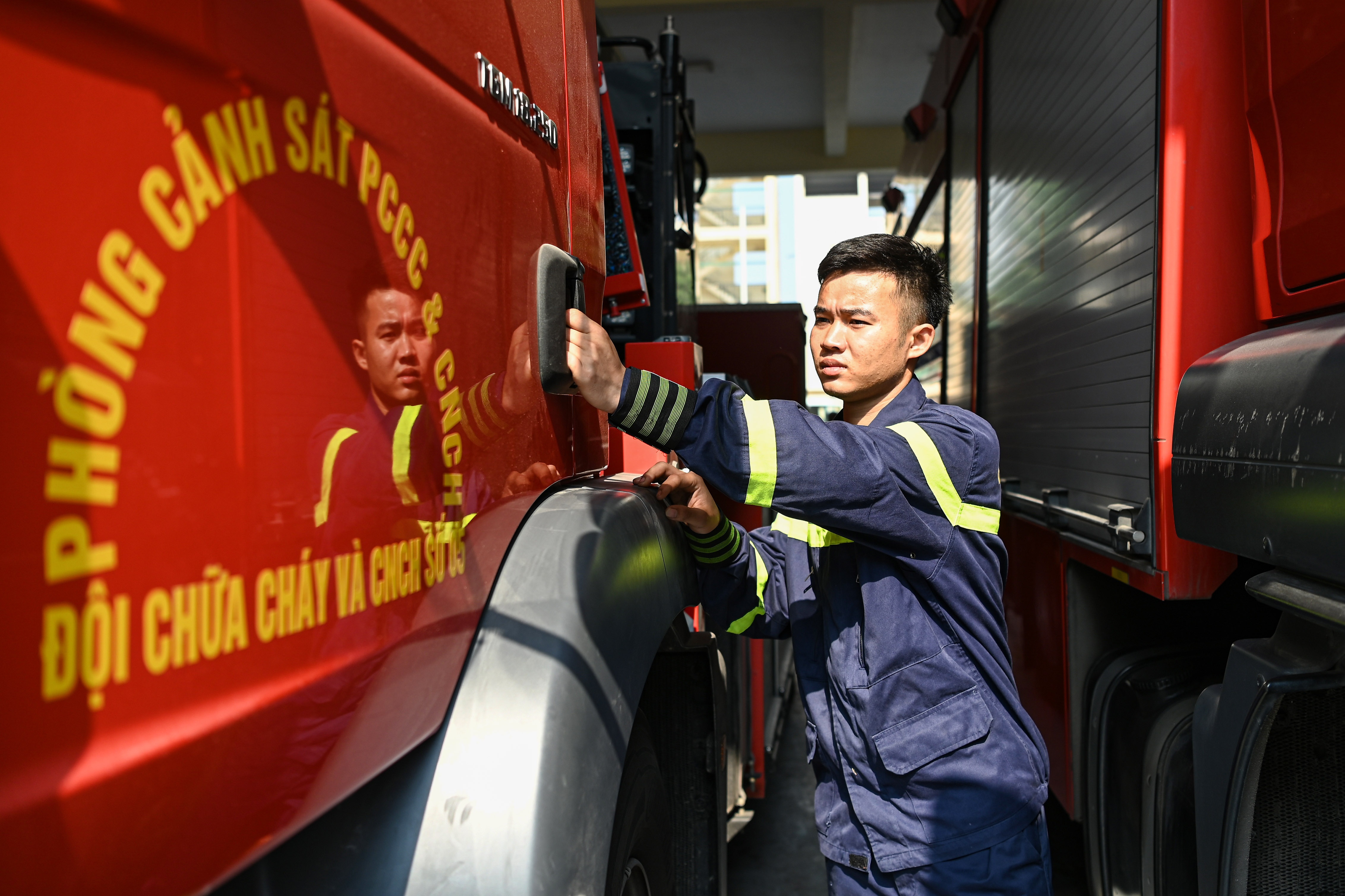 cuu 11 nguoi dam chay anh 2