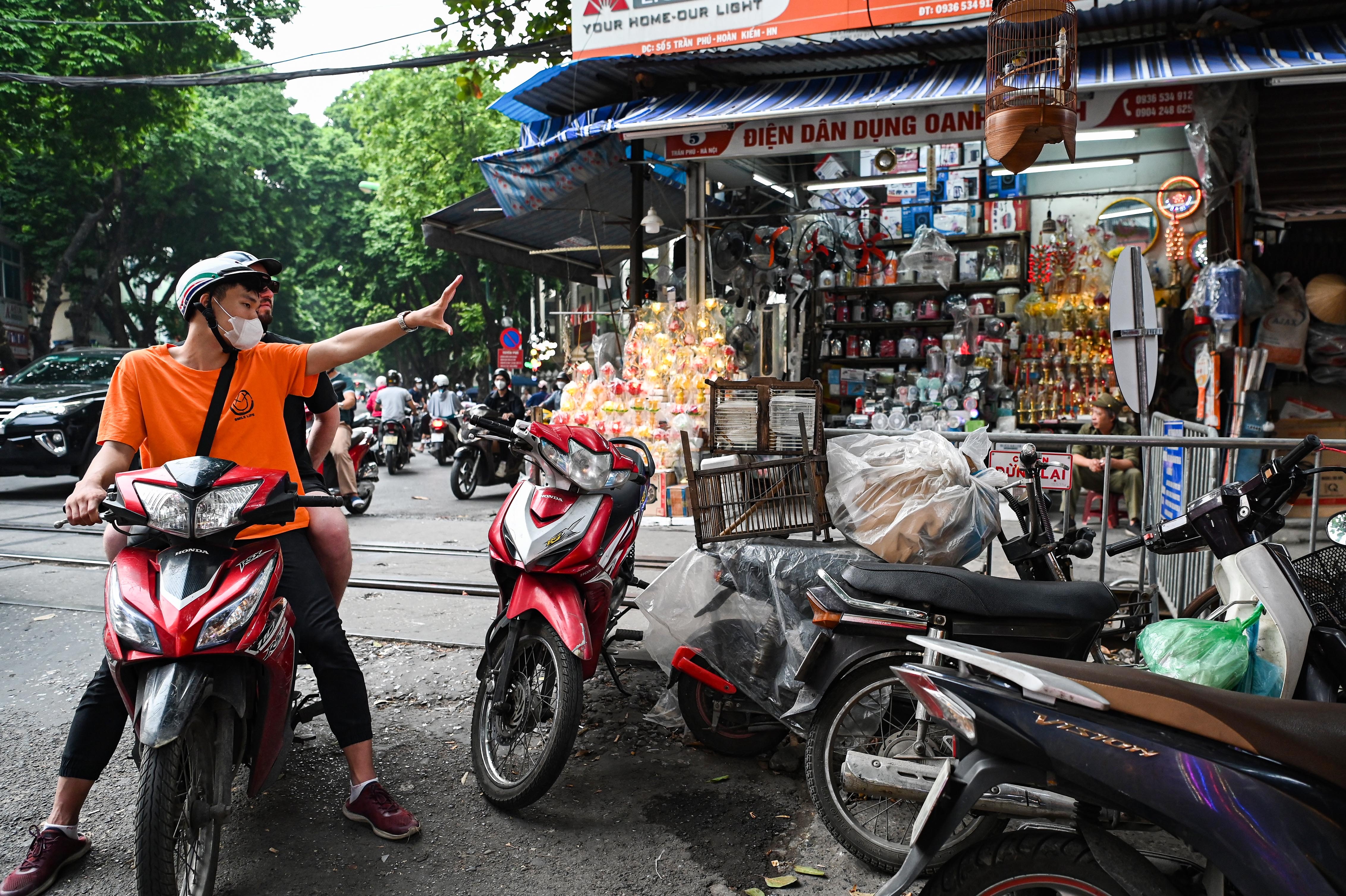 ca phe duong tau anh 13