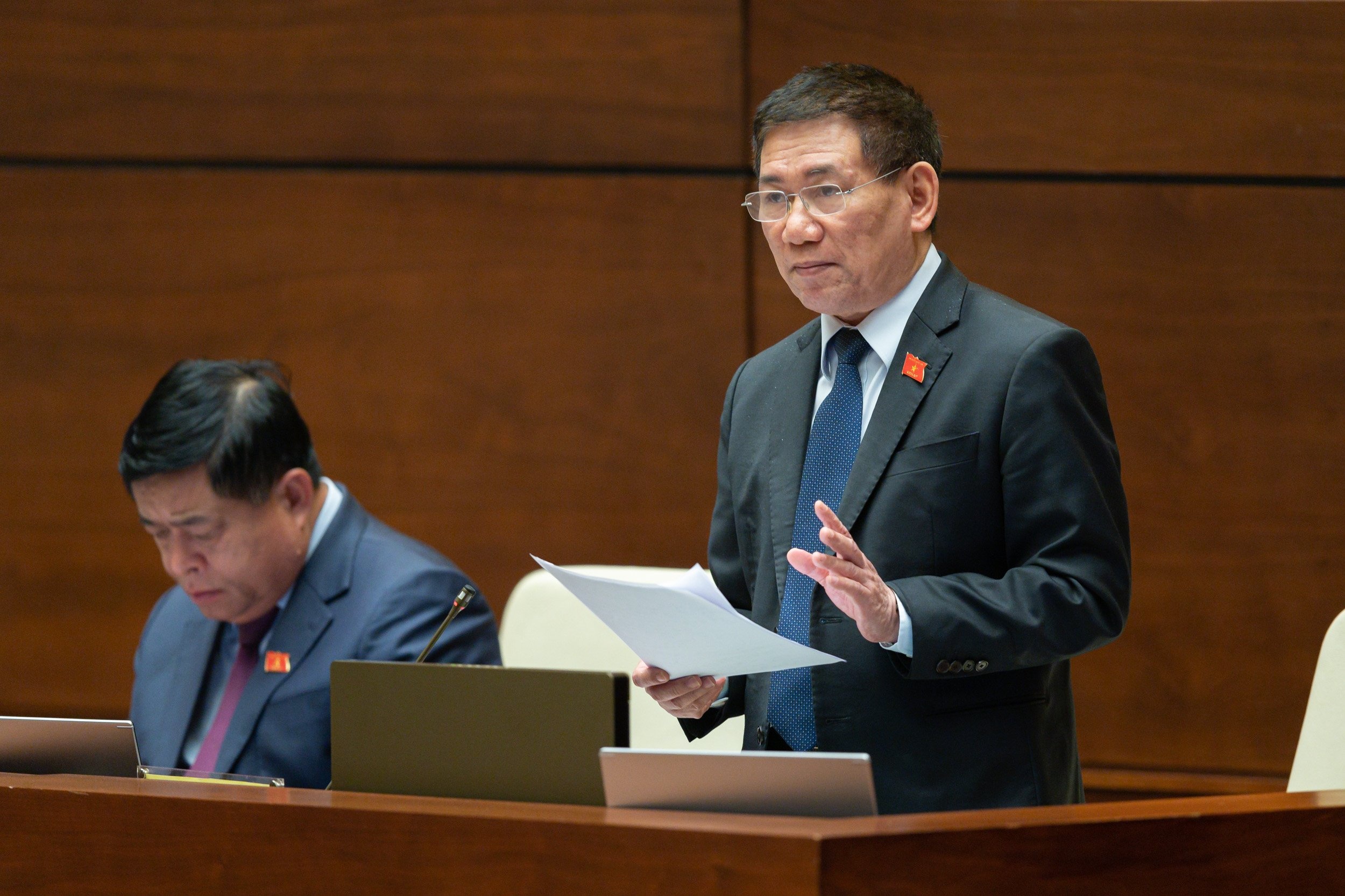 thu thue tu YouTube,  Tiktok,  quan ly xang dau,  Bo Tai chinh,  Quoc hoi anh 1