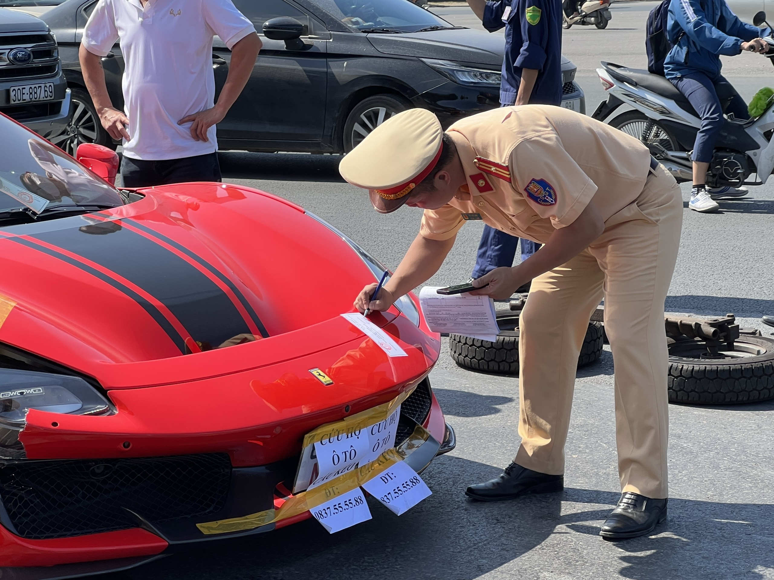 Ferrari đâm chết người ảnh 3 Ferrari dam chet nguoi anh 3
