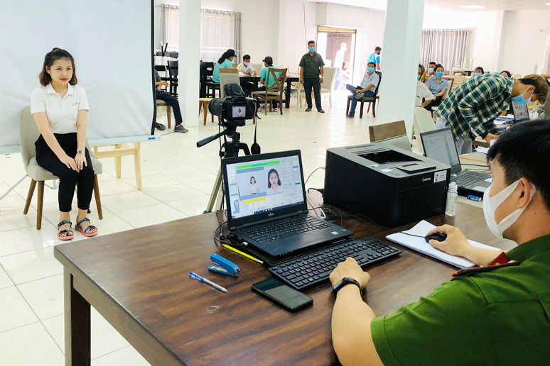 Bo truong Cong an: Da cap 12 trieu ho so dinh danh dien tu hinh anh