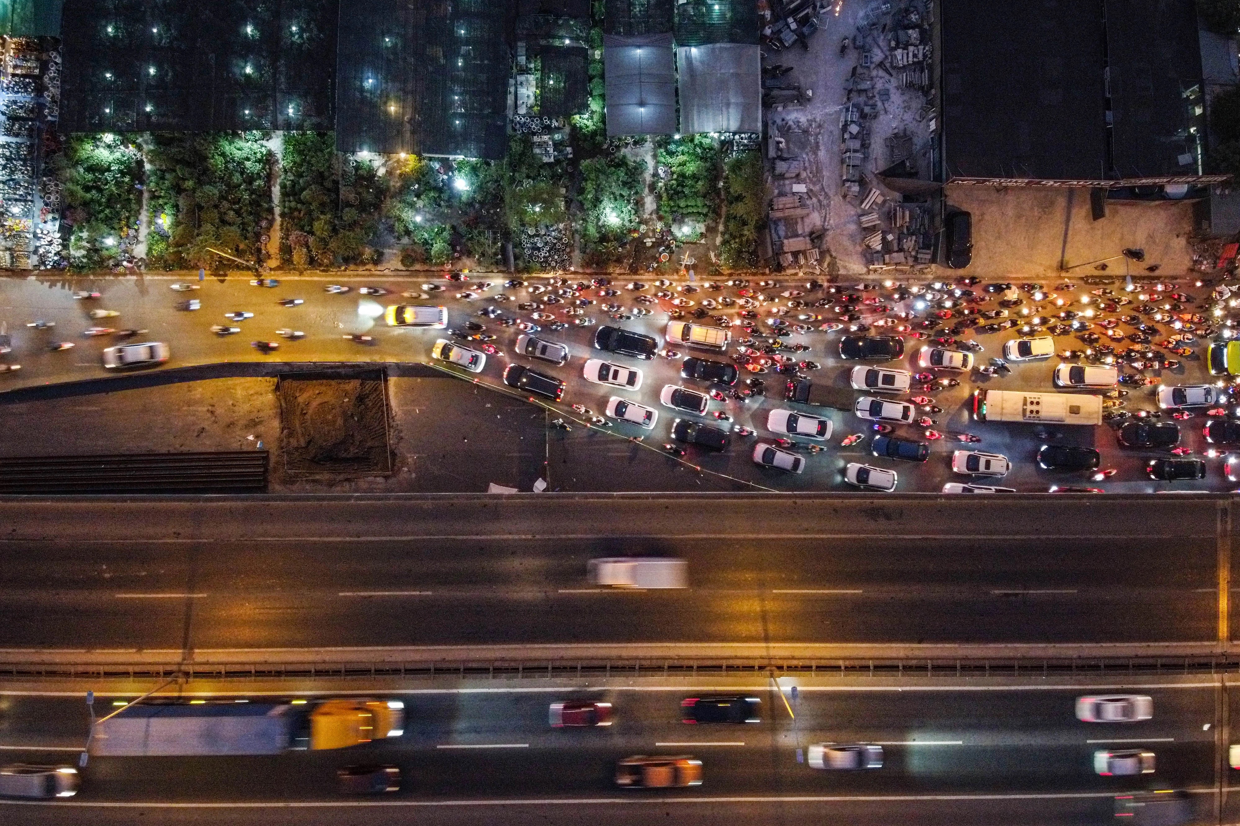 So GTVT Ha Noi de xuat mo rong duong Nguyen Xien hinh anh