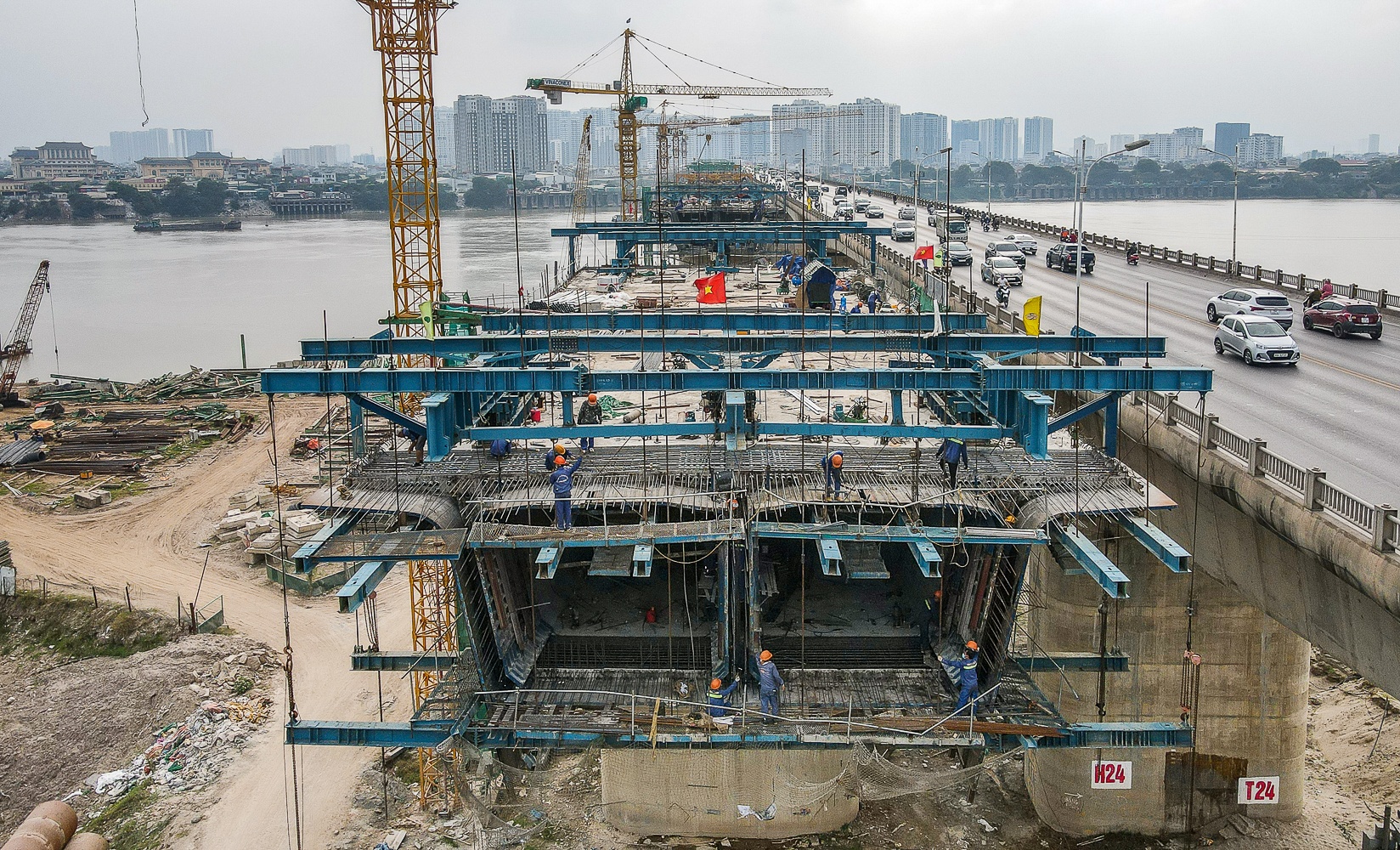 Tien do cau vinh tuy anh 6