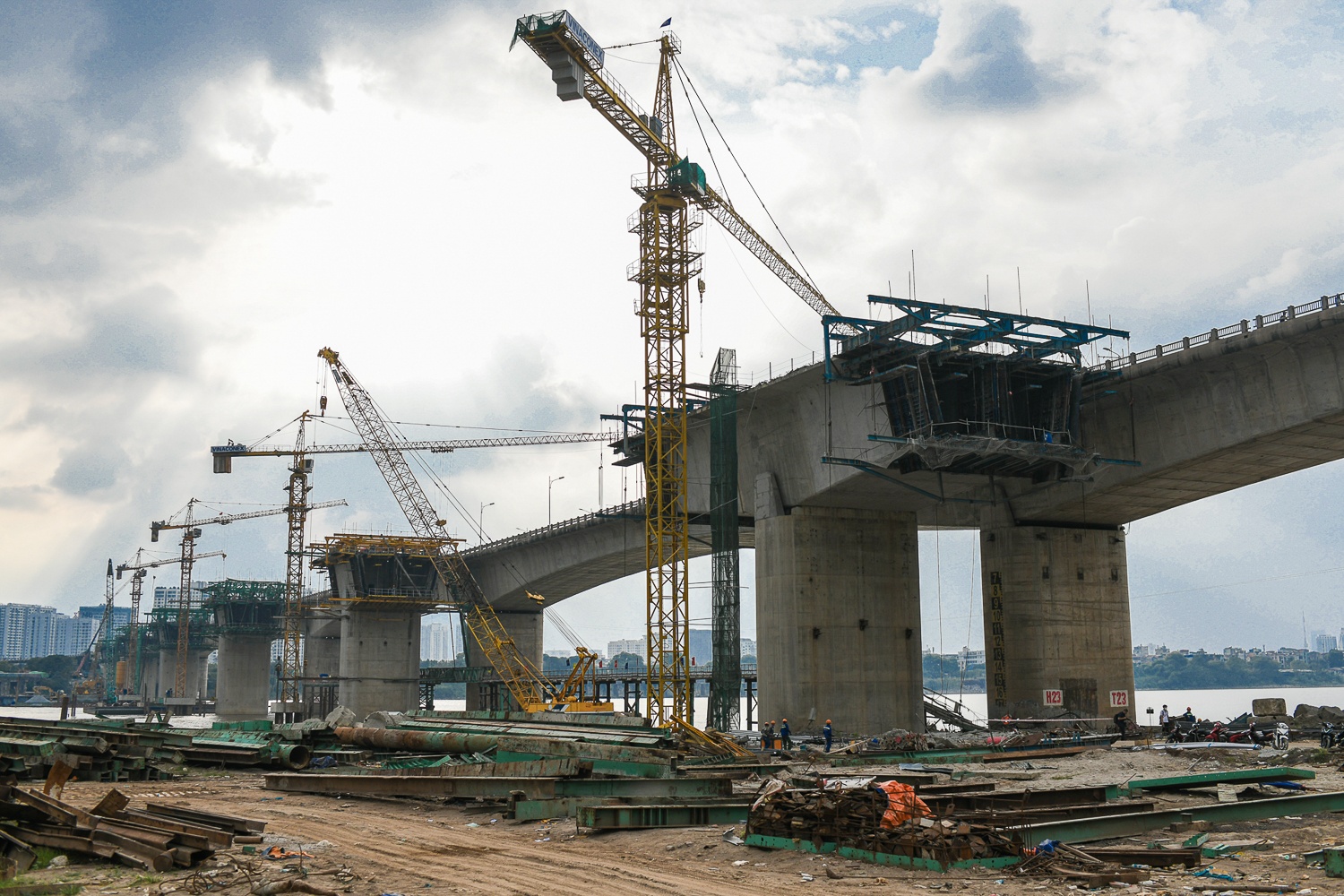 Tien do cau vinh tuy anh 12