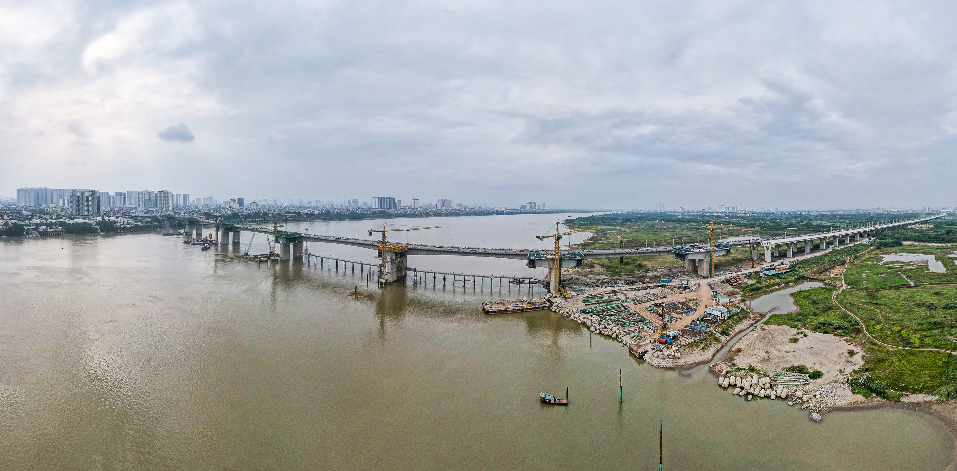 Tien do cau vinh tuy anh 1