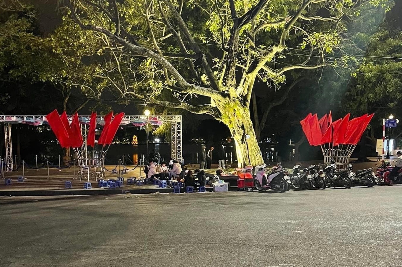 khoai nuong 80000 ho guom anh 1